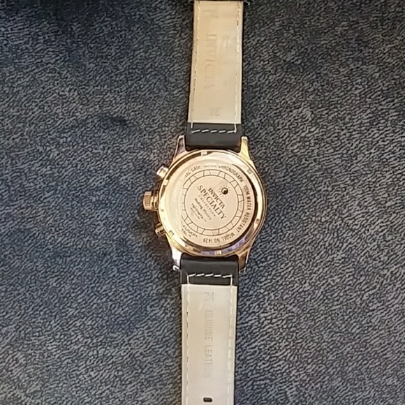 Watch - Picture 2 of 3